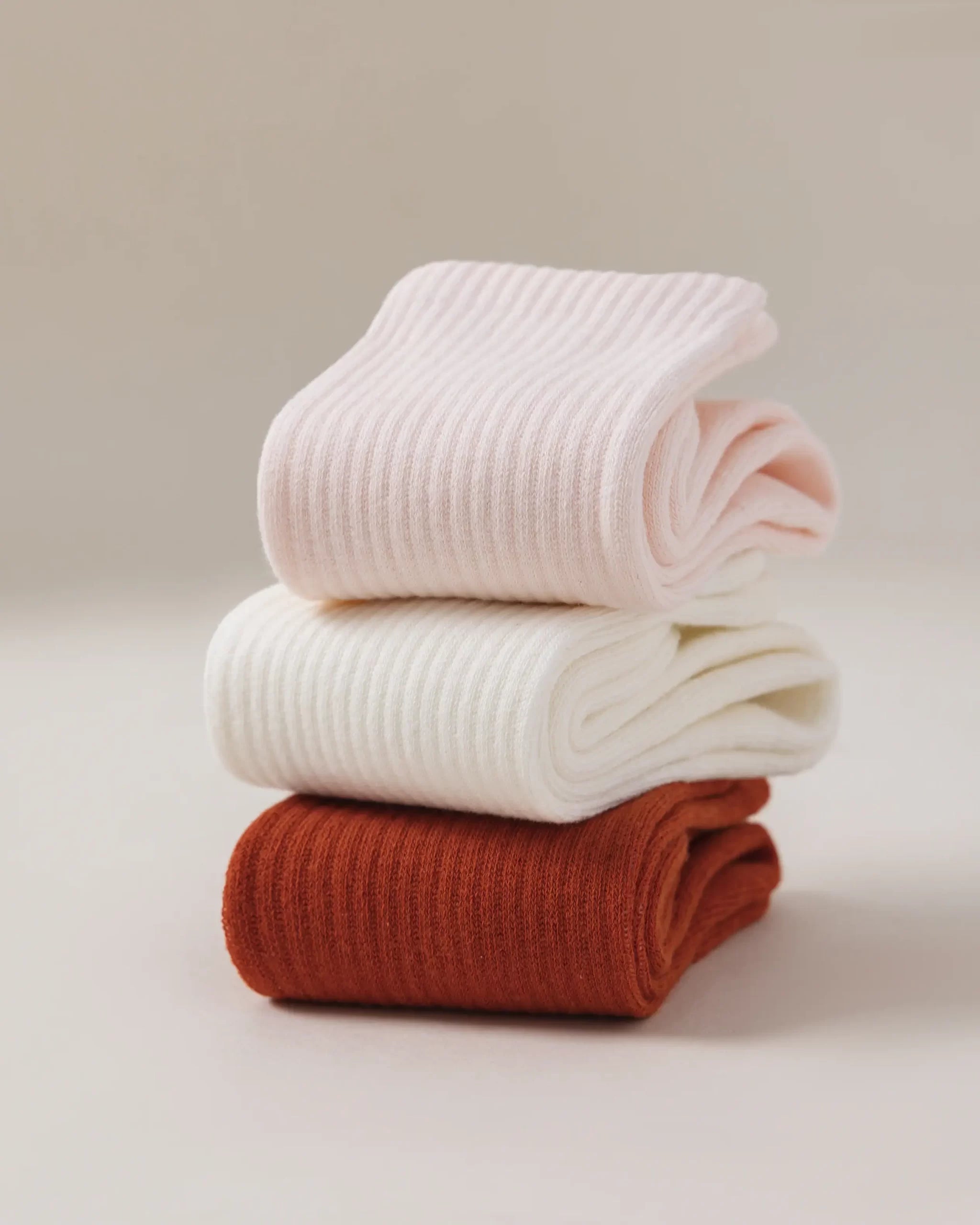 HYACINTH HYALINE Woman Socks Mixed Color Set , Pinky, Orange Red, Cream White, 3 Pairs, Medium Crew image 2